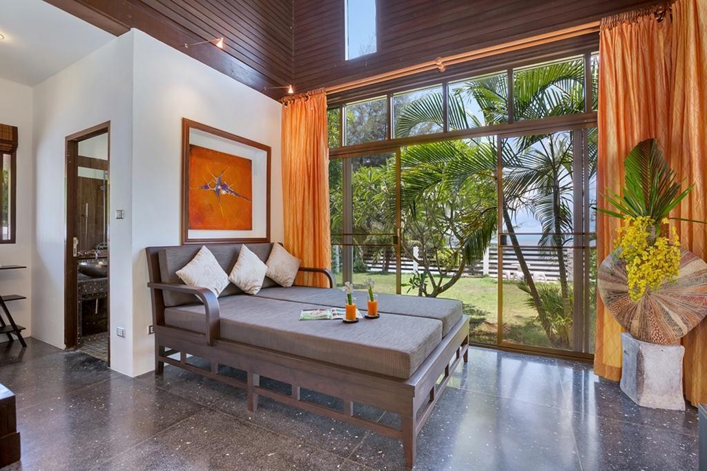 Emerald Sands - Beach Front 4 Bed Pool Villa Koh Samui Room photo