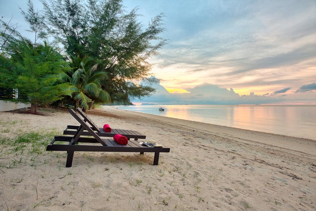 Emerald Sands - Beach Front 4 Bed Pool Villa Koh Samui Room photo
